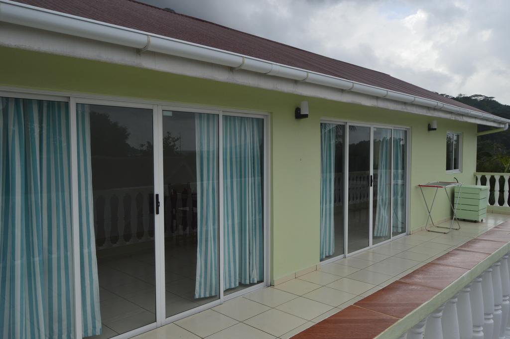 Chez Payet Airport Guesthouse Pointe La Rue Exterior photo