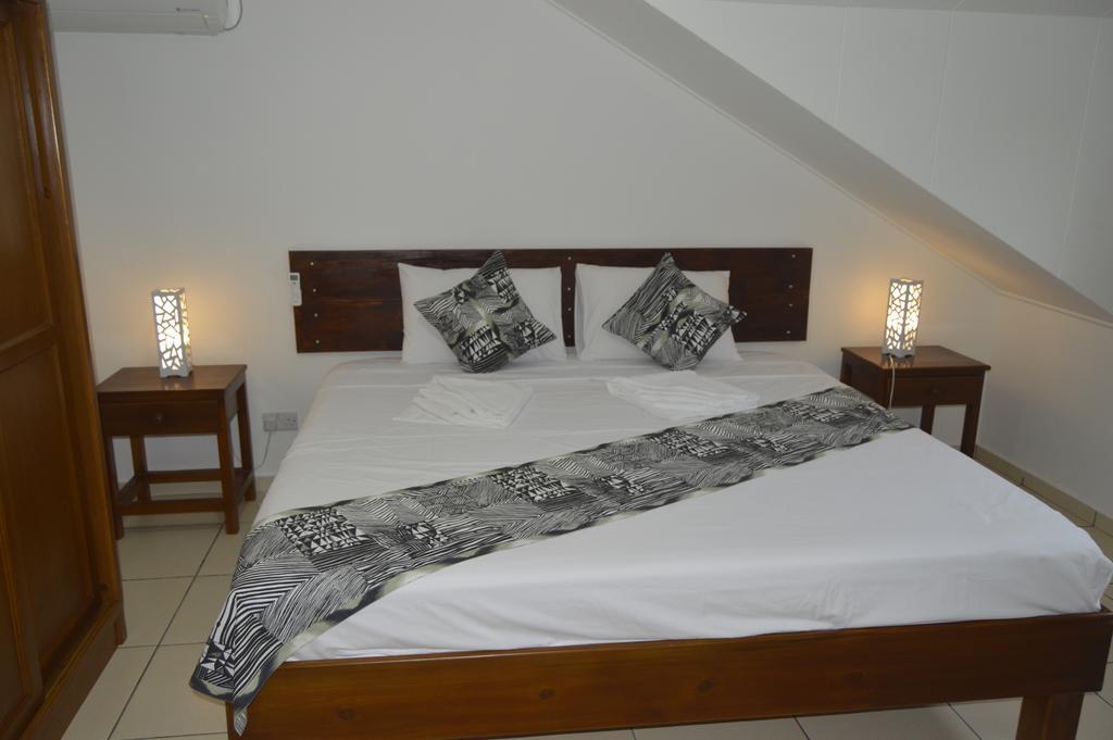Chez Payet Airport Guesthouse Pointe La Rue Exterior photo
